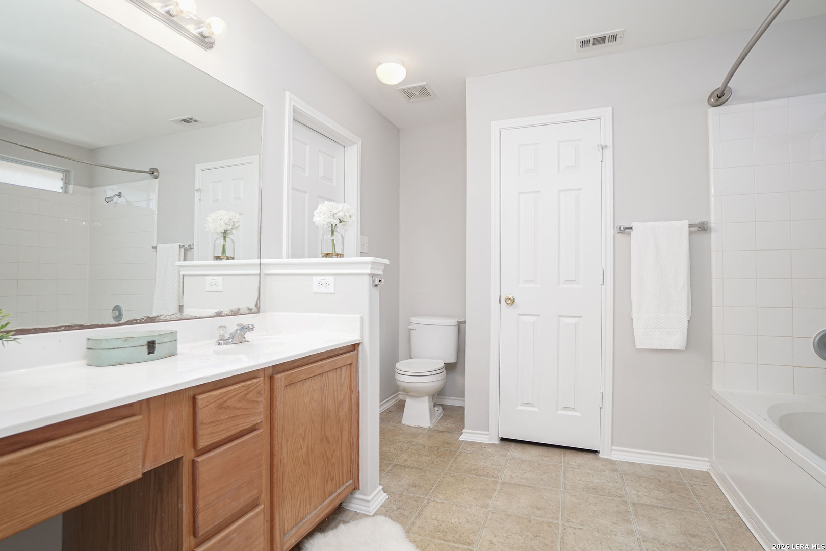 9045 Clearwood Path Universal City TX 78148