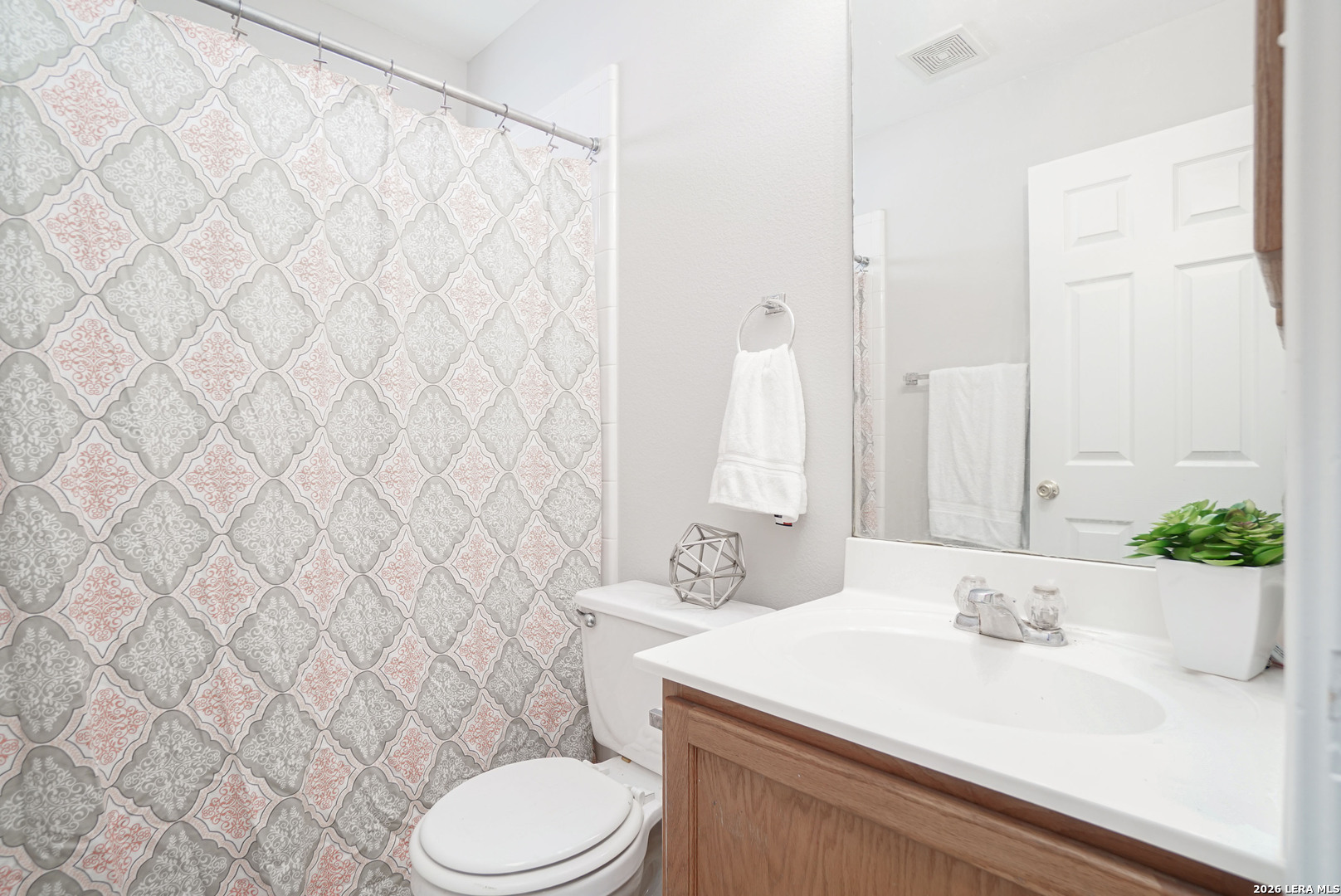 9045 Clearwood Path Universal City TX 78148