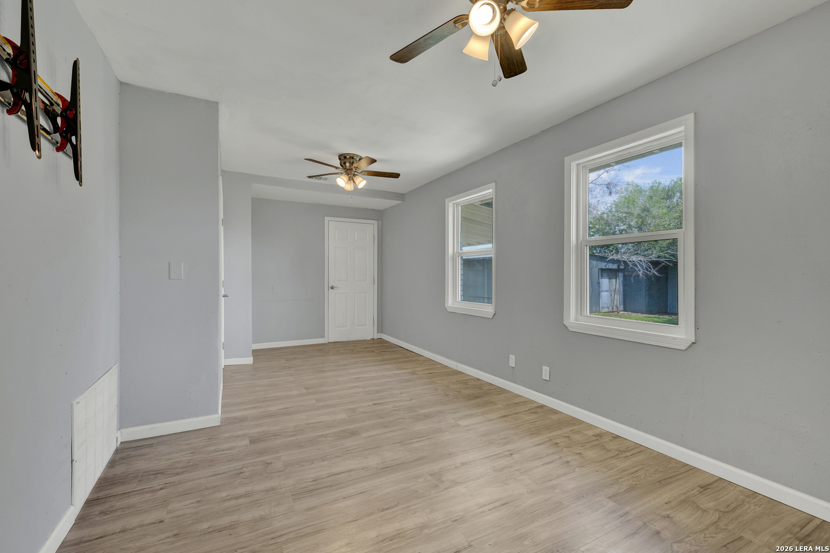 1006 Pecan Floresville TX 78114