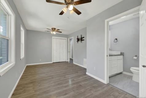 1006 Pecan Floresville TX 78114