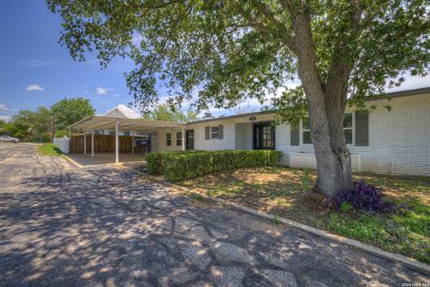1006 Pecan Floresville TX 78114