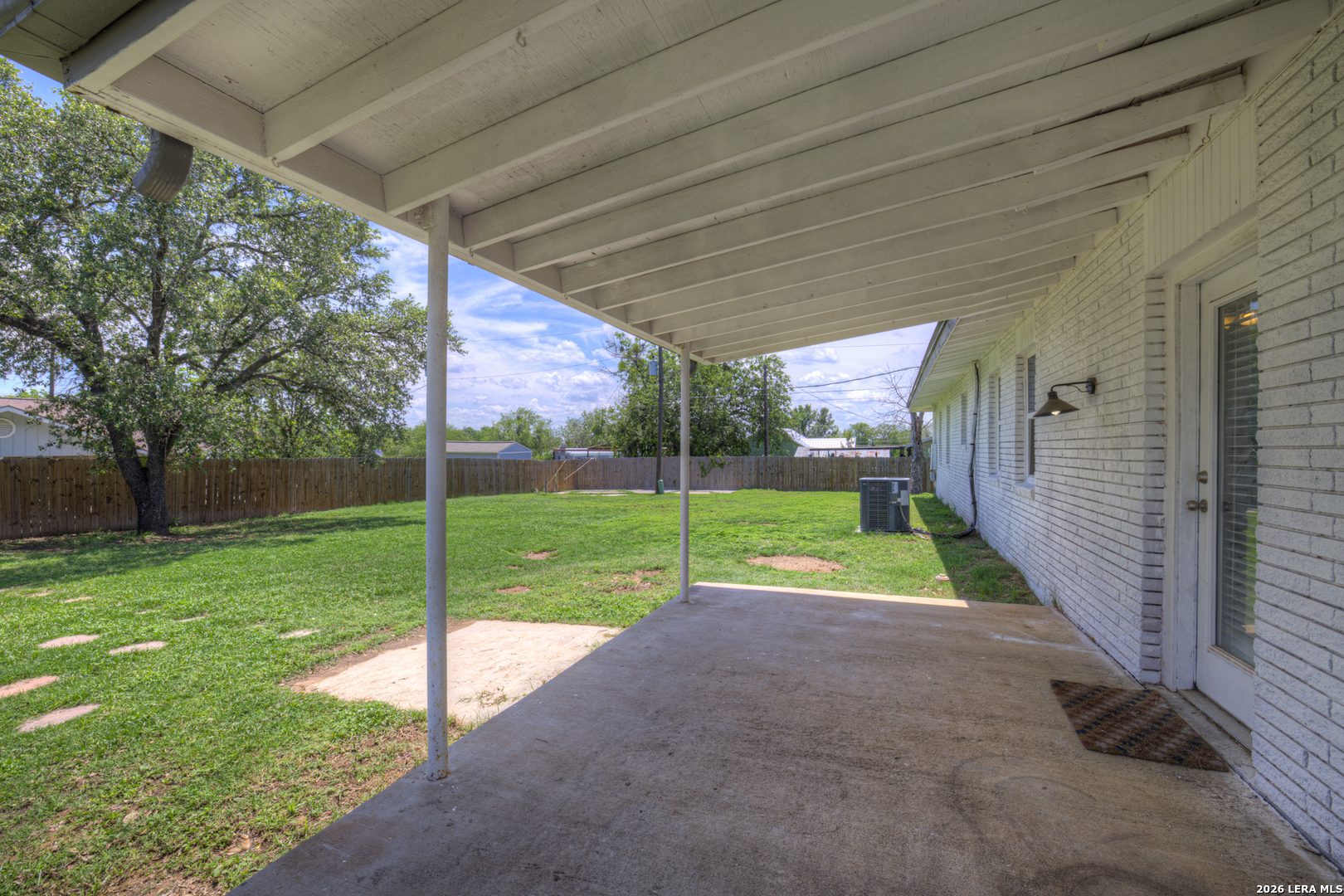 1006 Pecan Floresville TX 78114