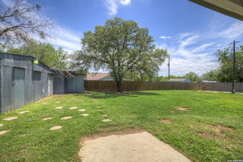 1006 Pecan Floresville TX 78114