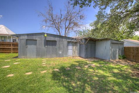 1006 Pecan Floresville TX 78114