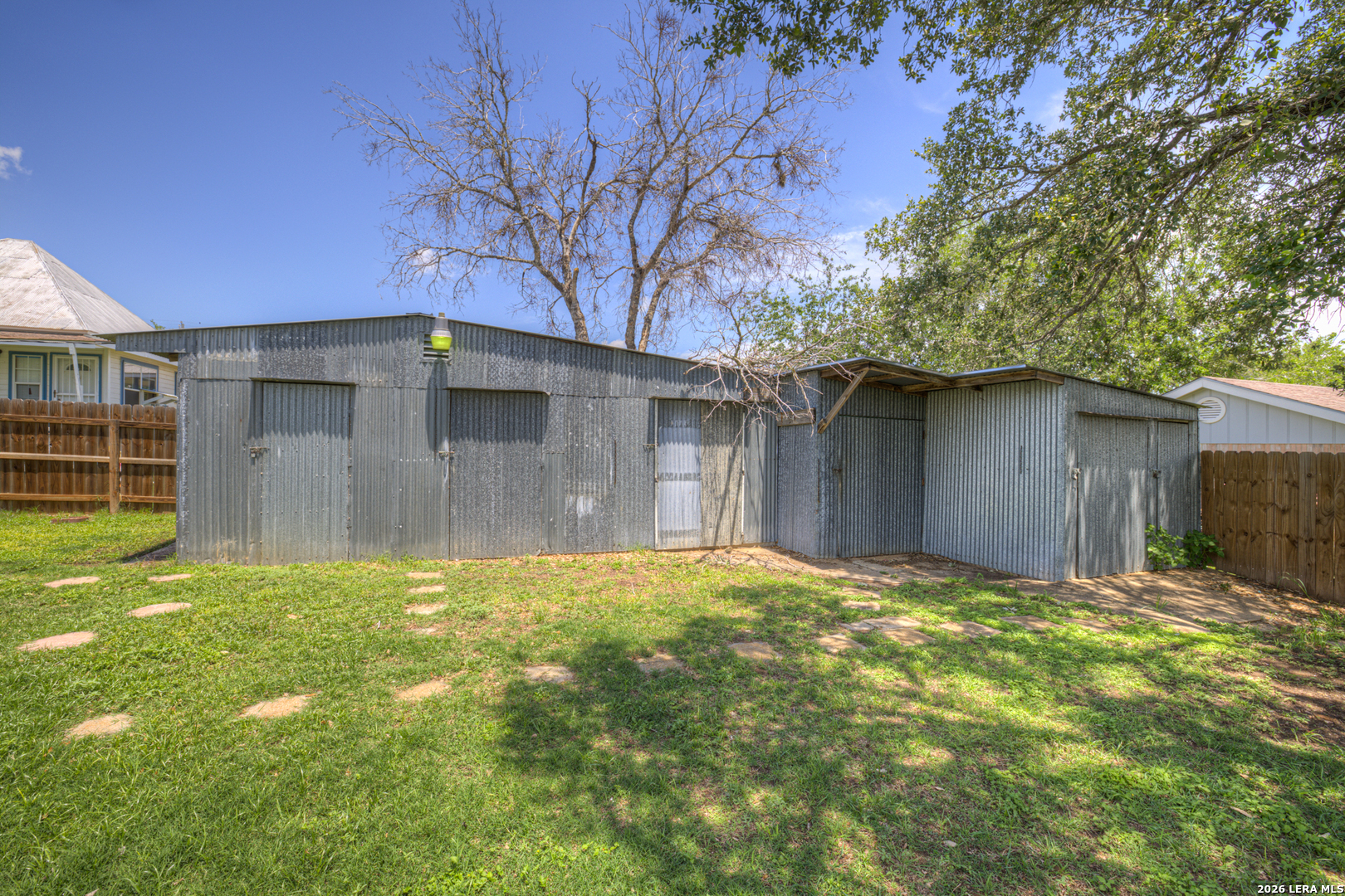 1006 Pecan Floresville TX 78114