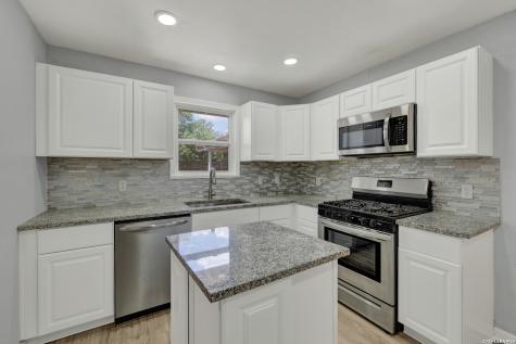 1006 Pecan Floresville TX 78114