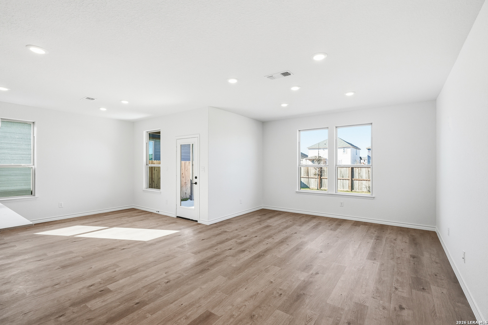 527 Nightingale Avenue Marion TX 78124