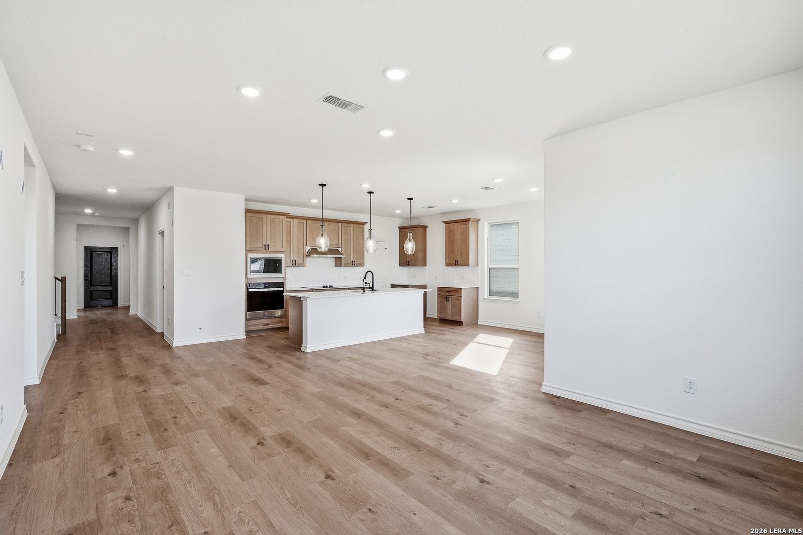527 Nightingale Avenue Marion TX 78124