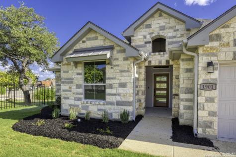 1901 N Chateau Lane Kerrville TX 78028
