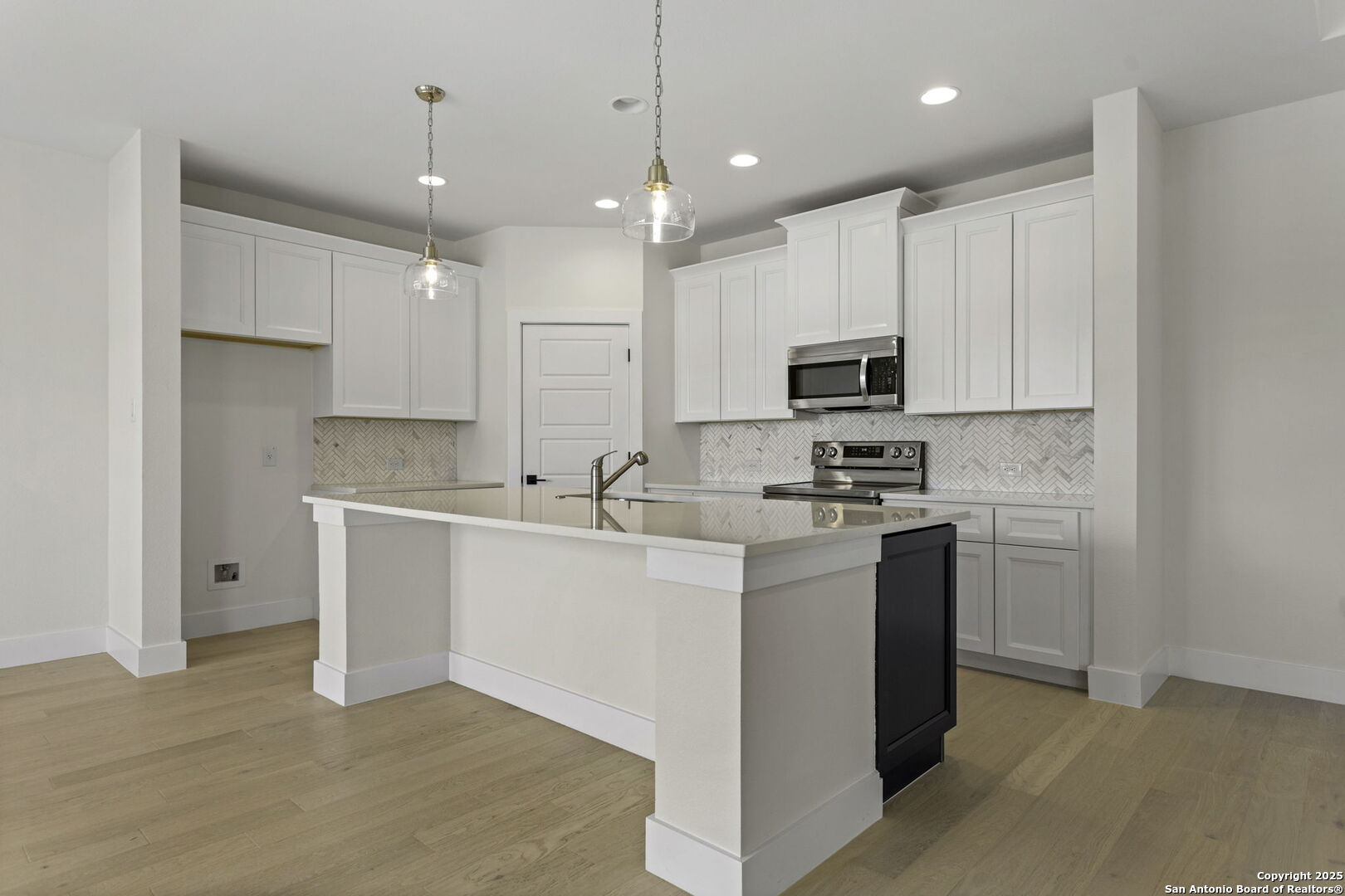 1901 N Chateau Lane Kerrville TX 78028