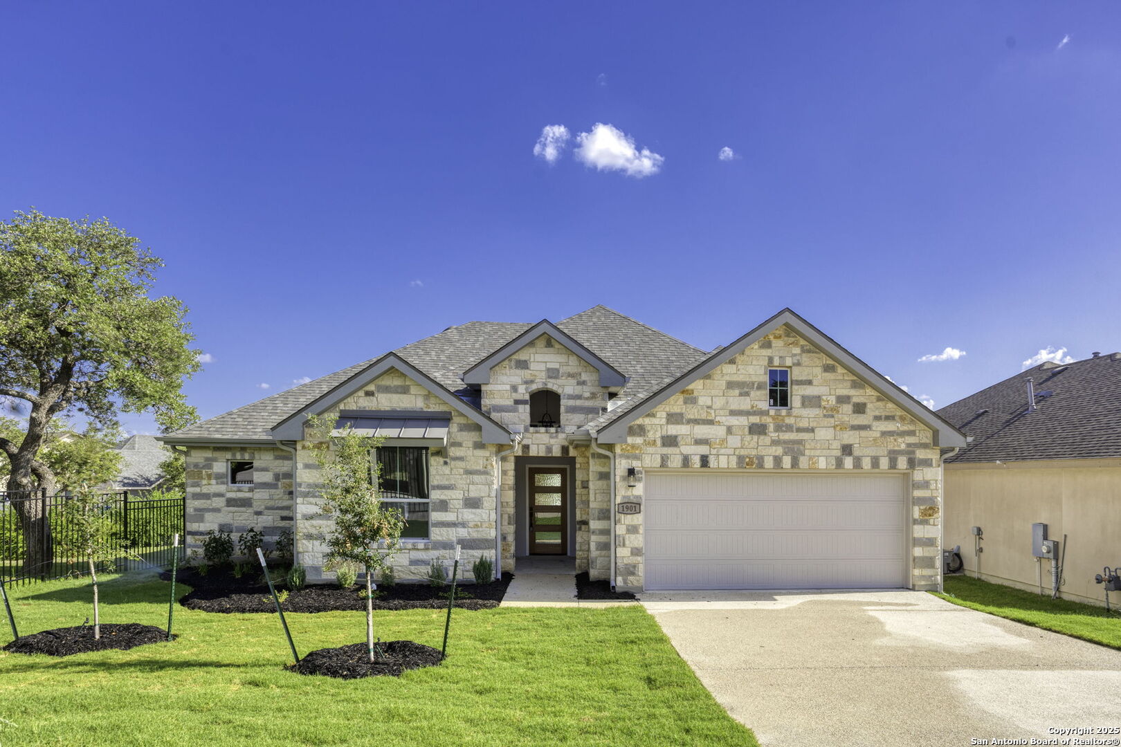 1901 N Chateau Lane Kerrville TX 78028