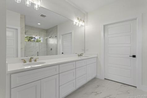 1901 N Chateau Lane Kerrville TX 78028