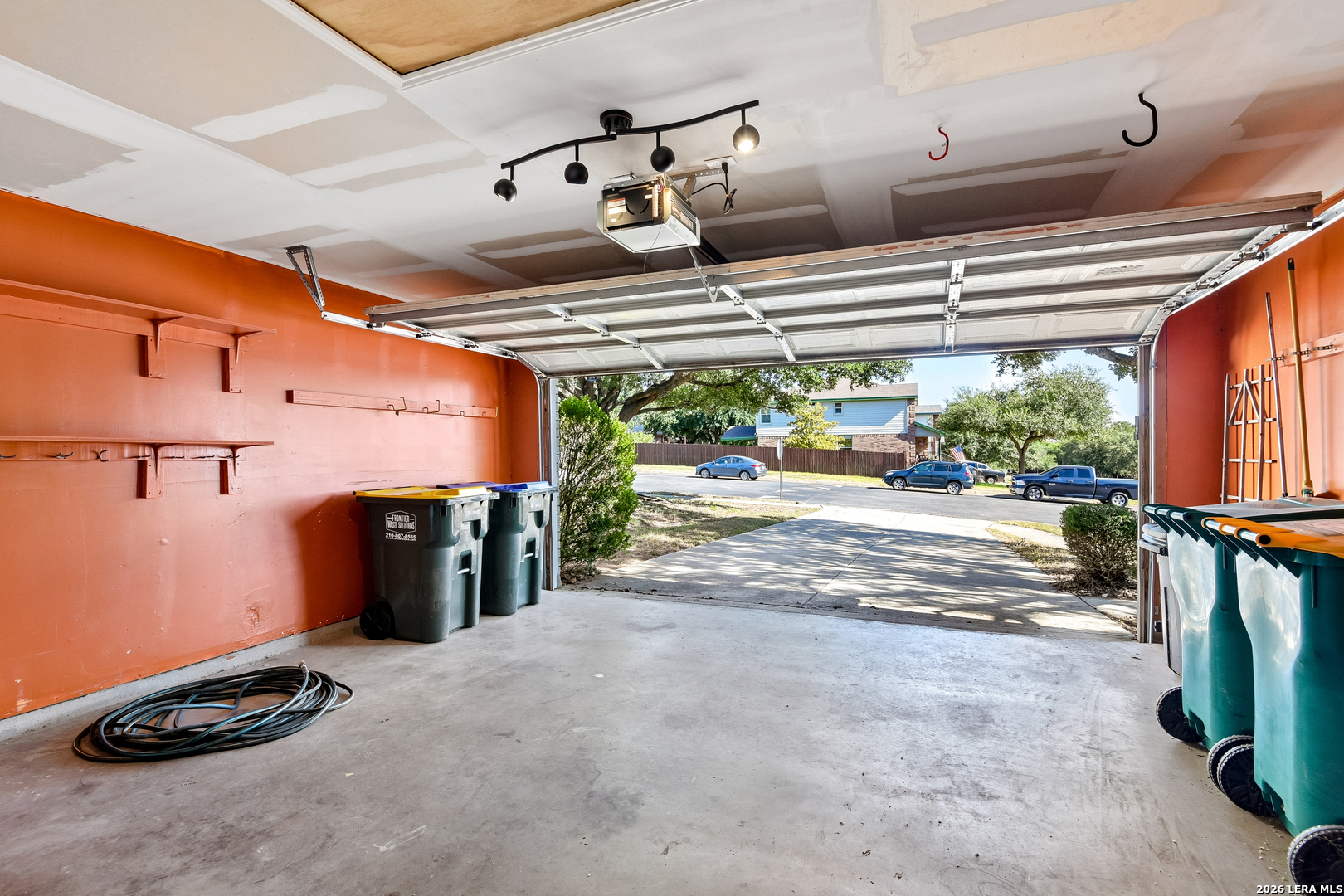 9022 Meadow Springs Universal City TX 78148