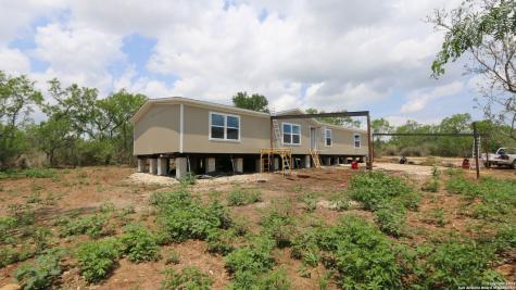 1820 Blue Creek Road La Vernia TX 78121