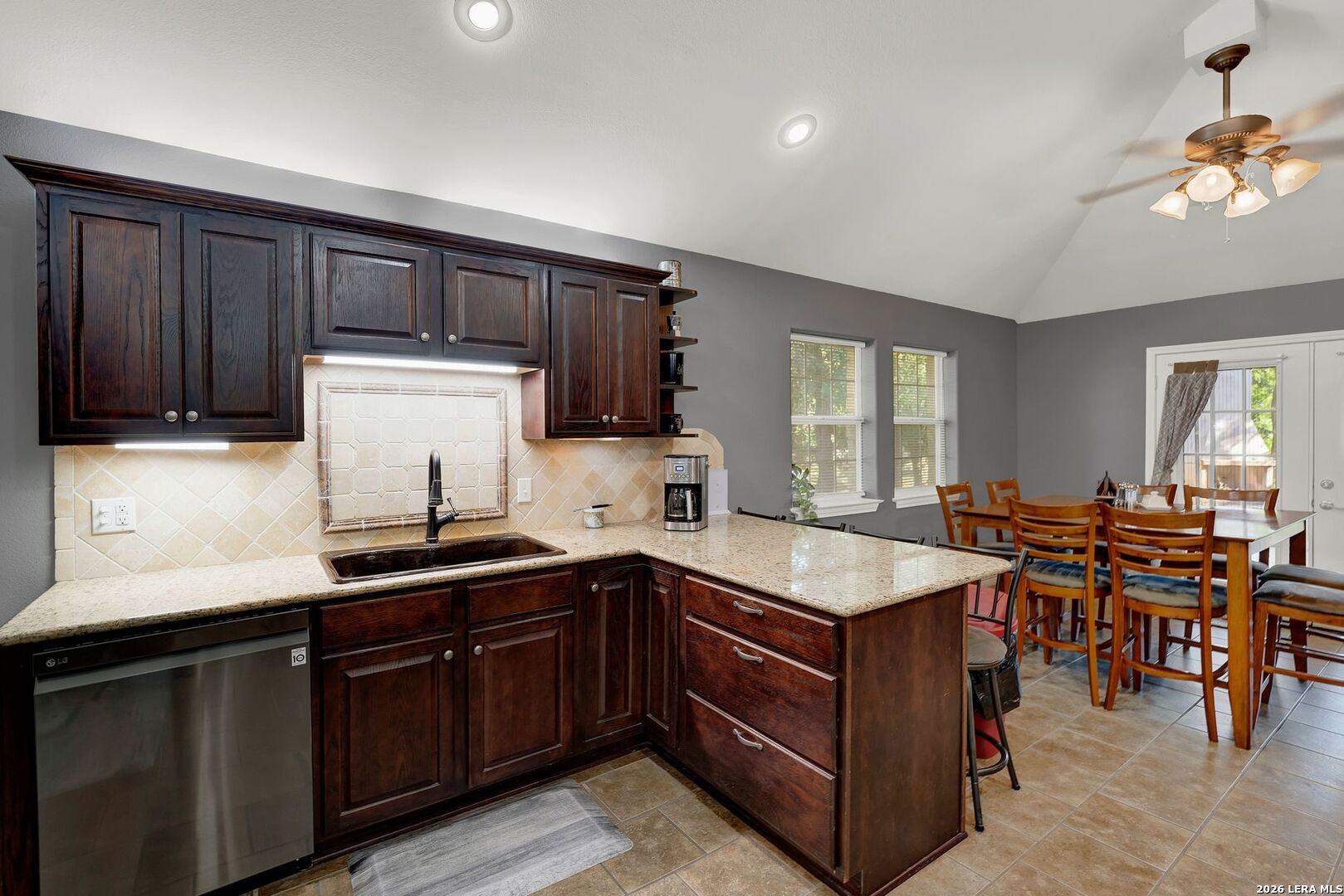 473 County Road 375 San Antonio TX 78253
