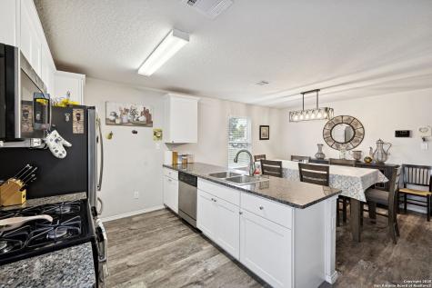 6915 Gino Valley San Antonio TX 78242