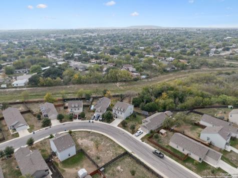 6915 Gino Valley San Antonio TX 78242