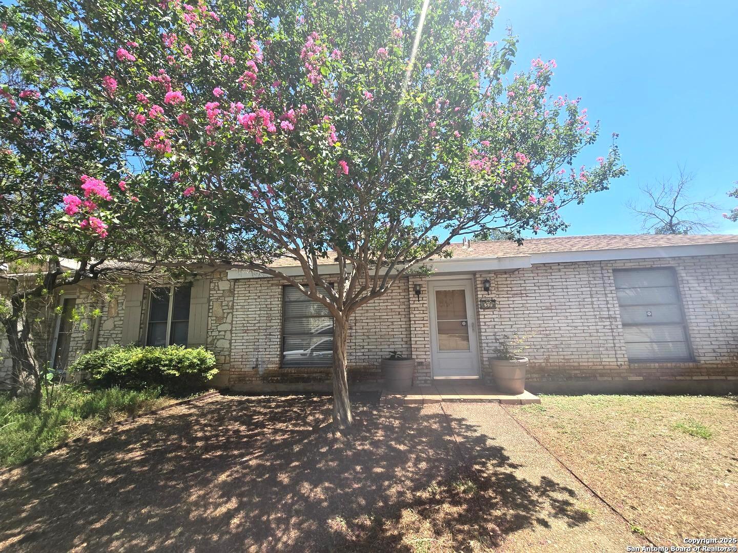 6508 Honey Hill San Antonio TX 78229