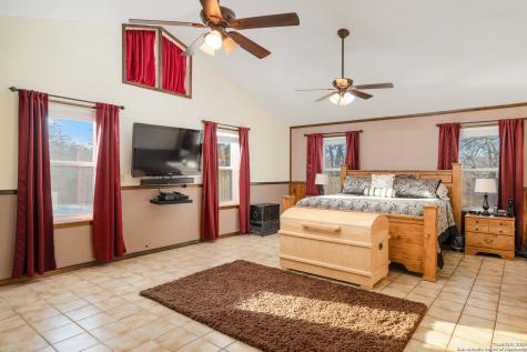 4843 Zion Hill Seguin TX 78155