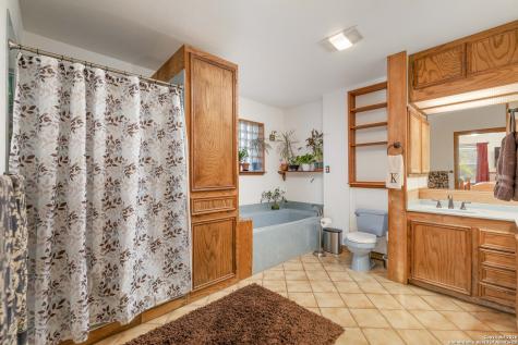 4843 Zion Hill Seguin TX 78155