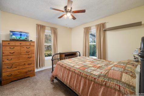 4843 Zion Hill Seguin TX 78155