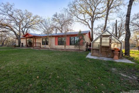 4843 Zion Hill Seguin TX 78155
