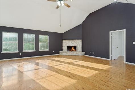 1129 Desert Gold Boerne TX 78006