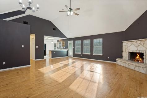 1129 Desert Gold Boerne TX 78006