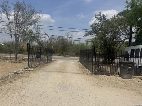 210 W Quill San Antonio TX 78228