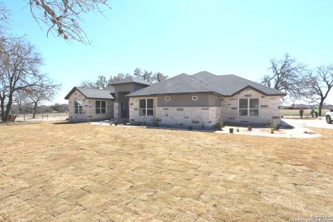 120 Ella Drive Floresville TX 78114