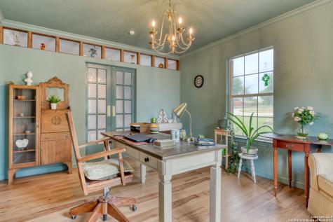 510 Rudeloff Seguin TX 78155
