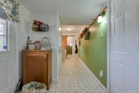 510 Rudeloff Seguin TX 78155