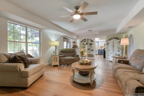 510 Rudeloff Seguin TX 78155