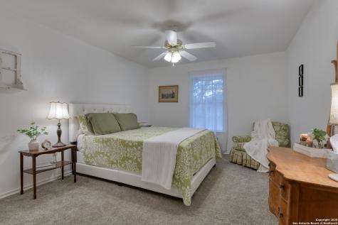 510 Rudeloff Seguin TX 78155