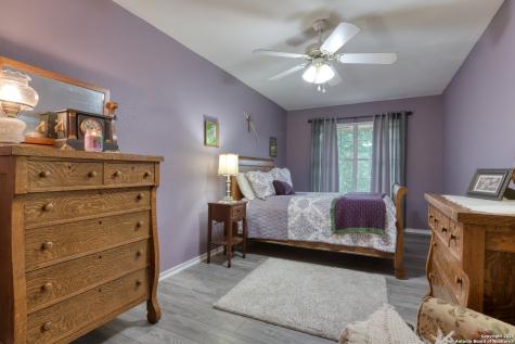510 Rudeloff Seguin TX 78155