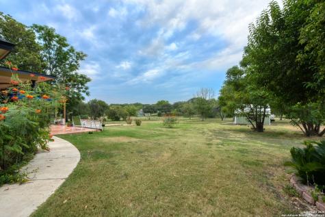 510 Rudeloff Seguin TX 78155