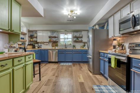 510 Rudeloff Seguin TX 78155
