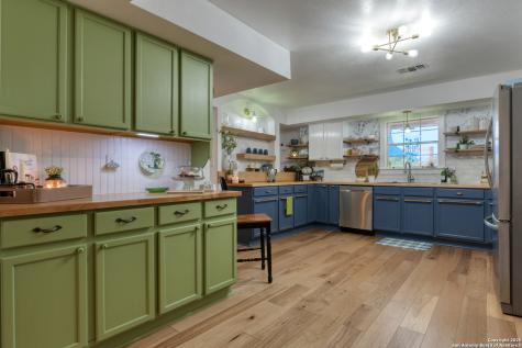 510 Rudeloff Seguin TX 78155