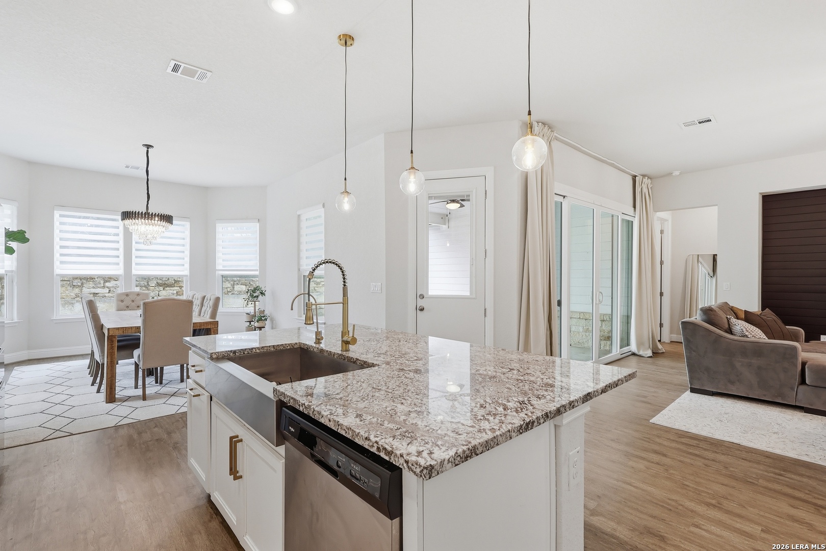 8596 Stackstone Schertz TX 78154