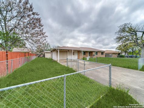 106 Covey Lane Kerrville TX 78028