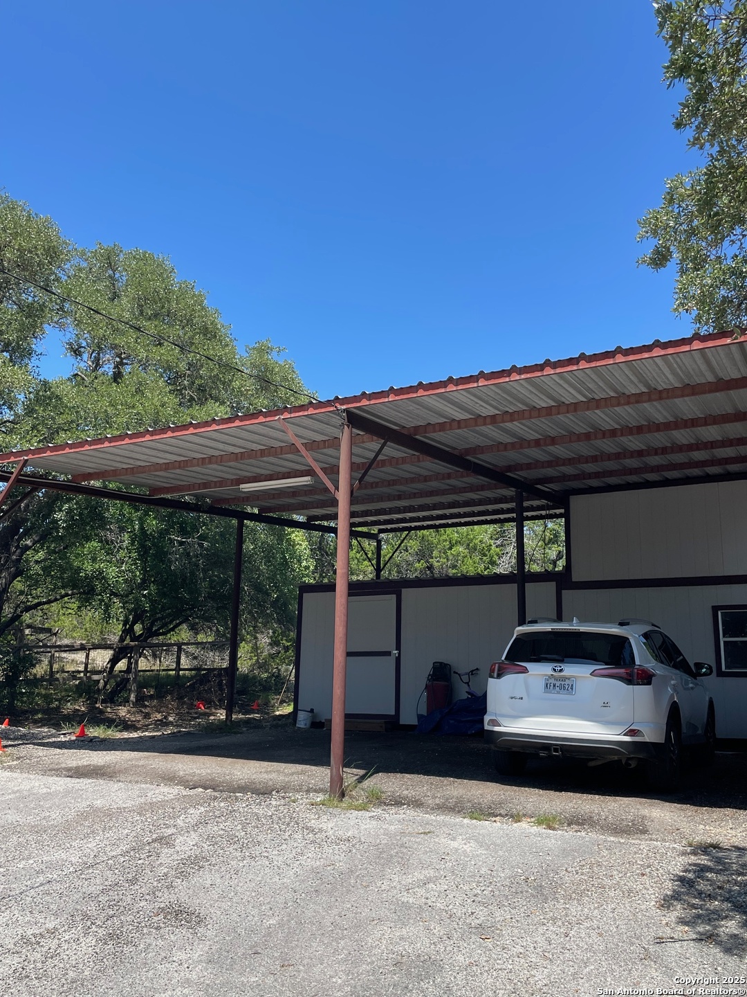 235 Scenic Pass Pipe Creek TX 78063