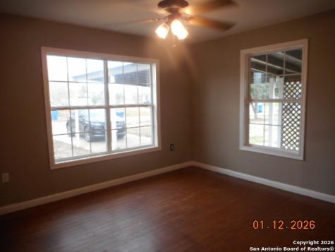 1012 Anna Drive Pleasanton TX 78064