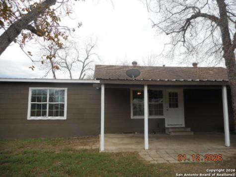 1012 Anna Drive Pleasanton TX 78064