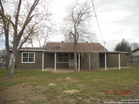 1012 Anna Drive Pleasanton TX 78064