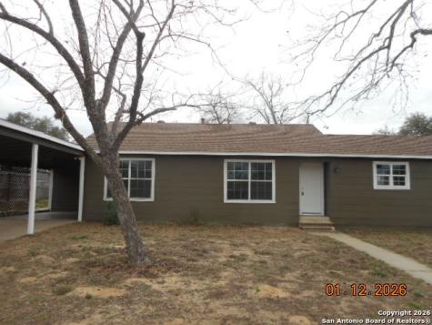 1012 Anna Drive Pleasanton TX 78064