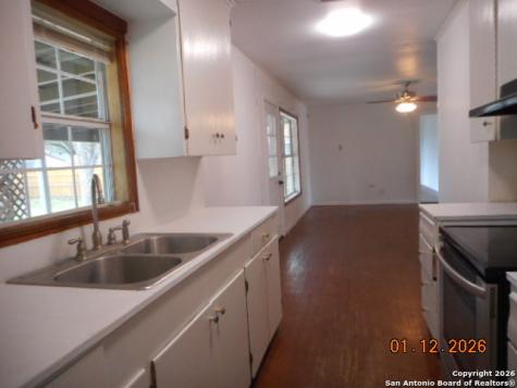 1012 Anna Drive Pleasanton TX 78064