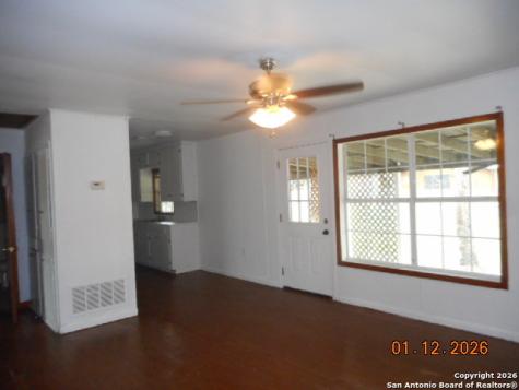 1012 Anna Drive Pleasanton TX 78064