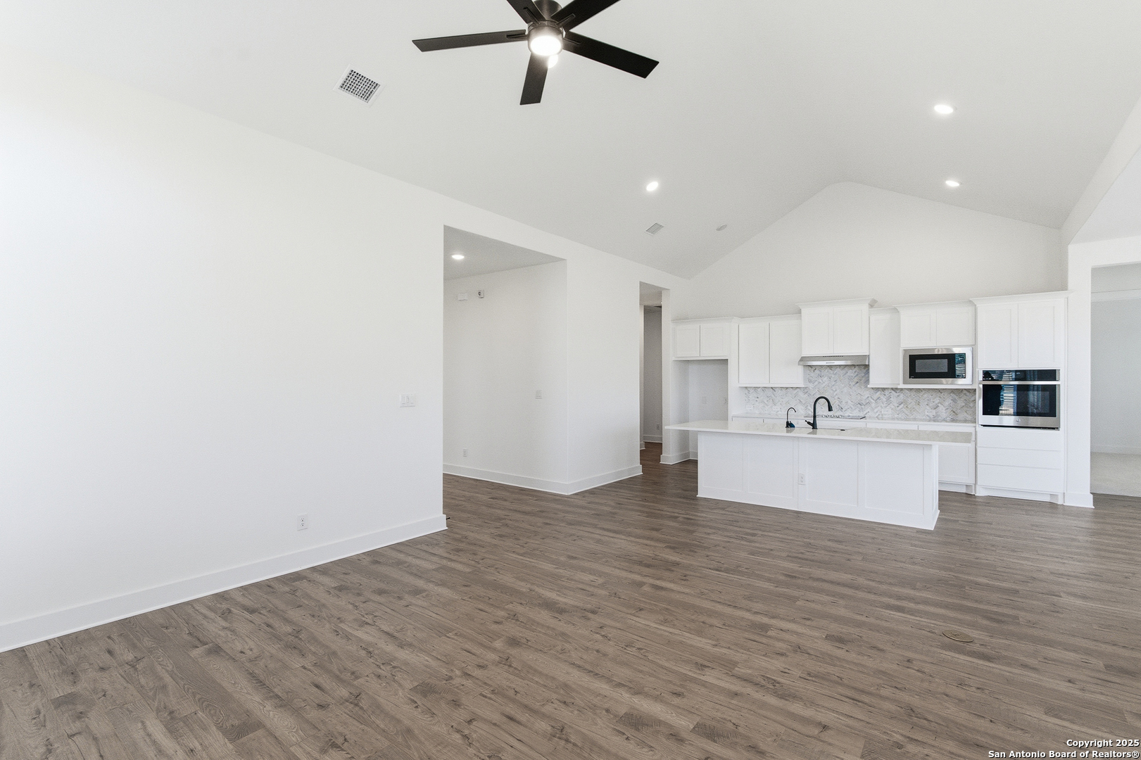 8903 Arroyo Grove San Antonio TX 78263