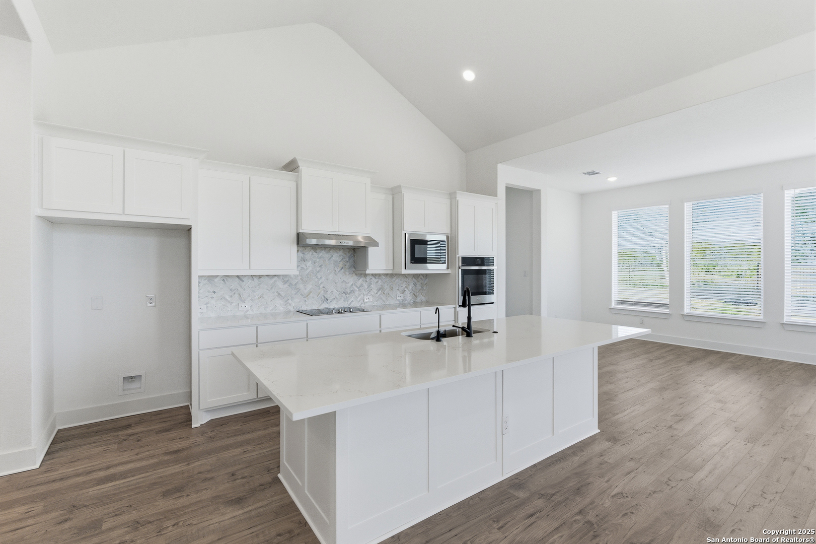 8903 Arroyo Grove San Antonio TX 78263
