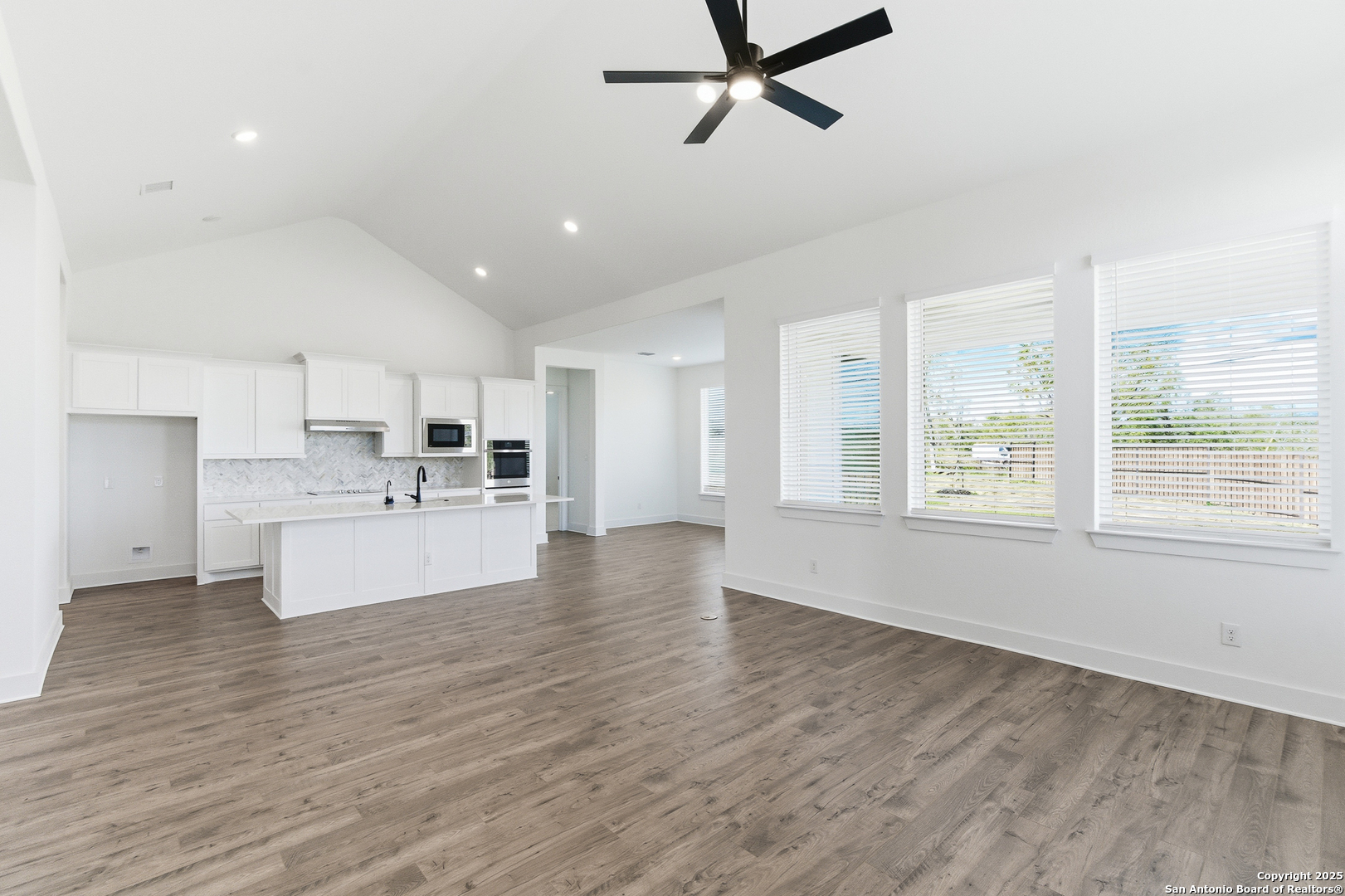 8903 Arroyo Grove San Antonio TX 78263